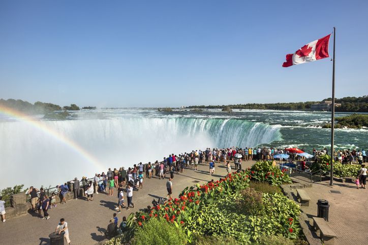 Hamilton To Niagara Falls Day and Evening Tour | NiagaraTours